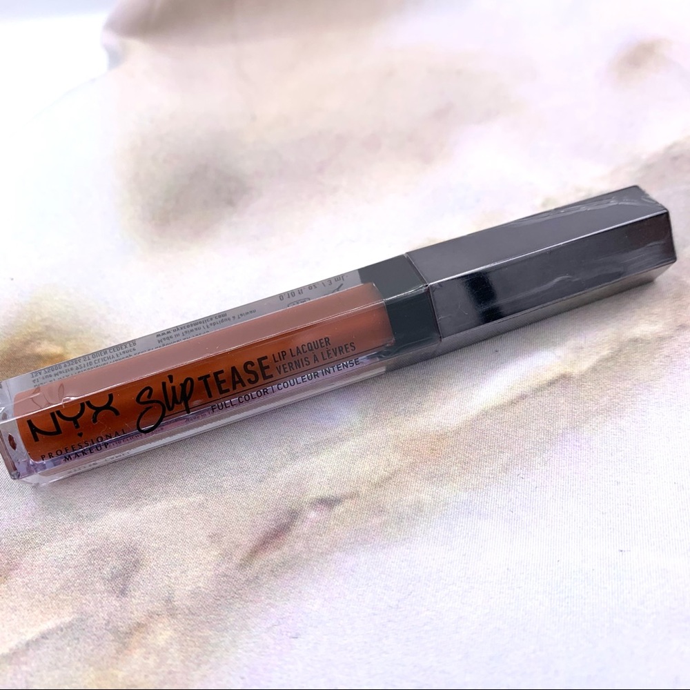 NYX slip tease lip lacquer full color, camel